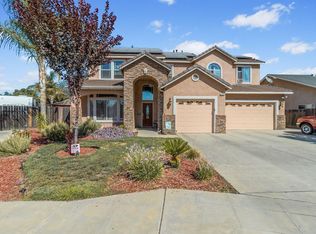 2631 Rall Ave, Clovis, CA 93611