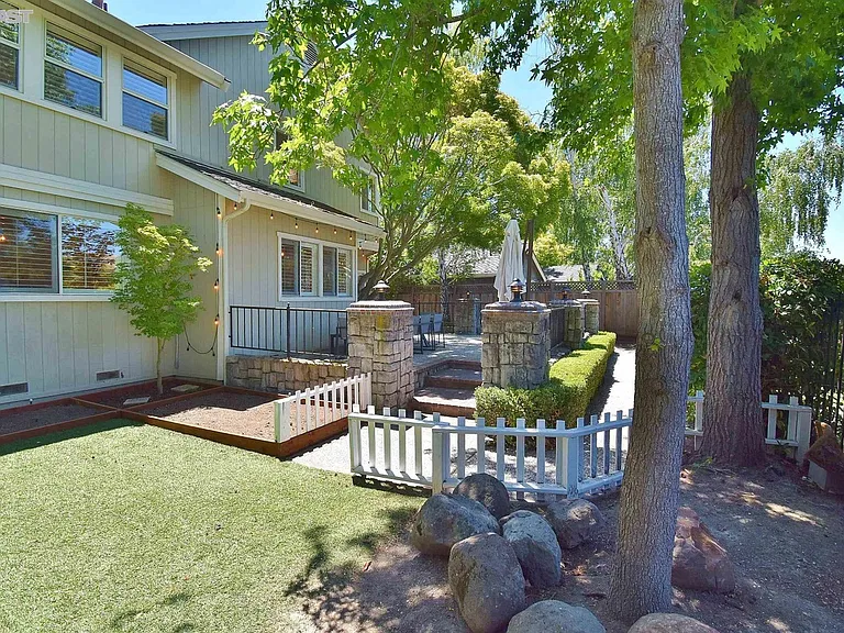 74 Canyon Green Way — Photo 53