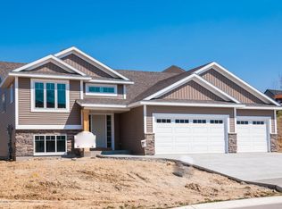 2985 Stone Park Dr NE, Rochester, MN 55906