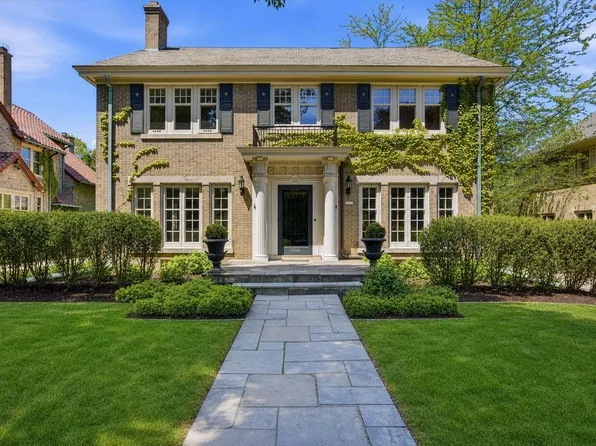 3509 N Summit AVENUE, Shorewood, WI 53211