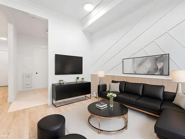 4270 NE Norford Ave NW #1103, Calgary, AB T3B 6H3