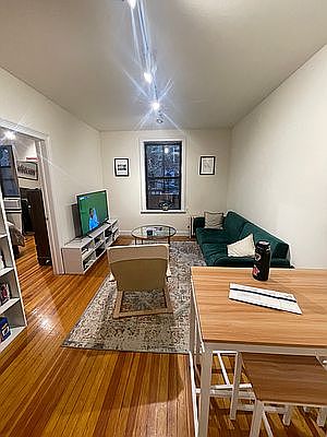 2nd image of 227 E 50th St #25