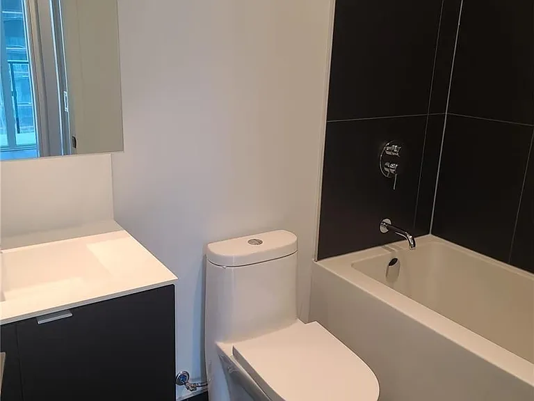 20 Edward St #1009 — Photo 13
