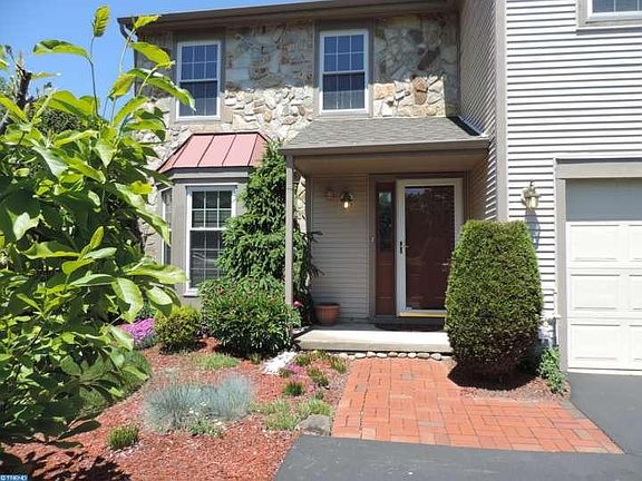 2nd image of 151 Sequoia Dr