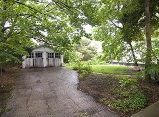 109 Tuttle Ave, Clarendon Hills, IL 60514