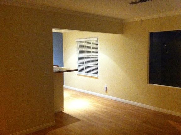 Living Room - Breakfast Area Transition