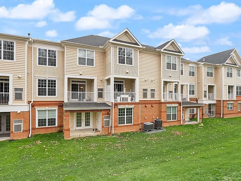 23235 Milltown Knoll Sq #110 — Photo 20