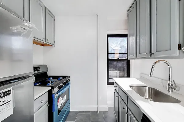 Rented by Revona Properties | media 8