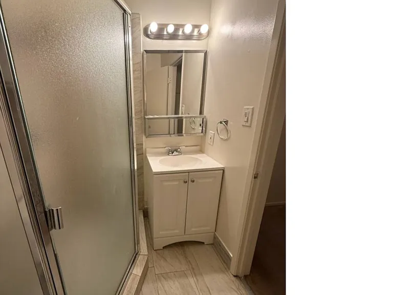 8 Davis Dr #B — Photo 16