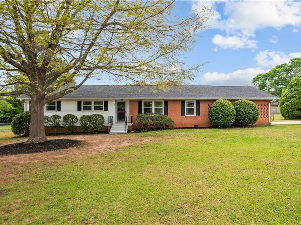 107 Brewton Ct, Anderson, SC 29621