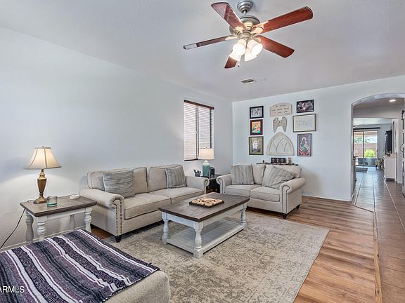 5th image of 38208 N LA GRANGE Lane