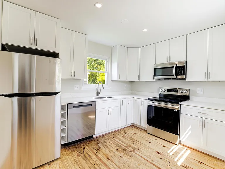 1721 Olney Rd — Photo 6