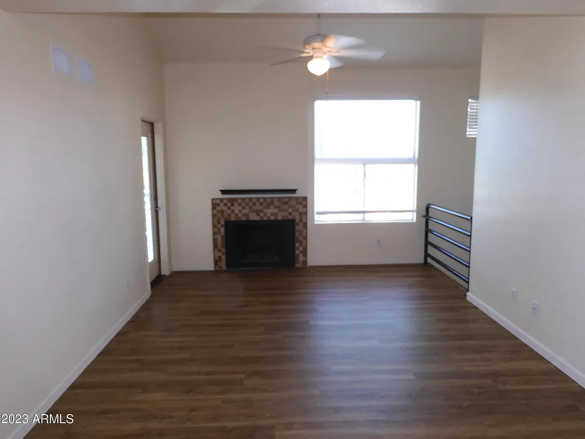 Building Photo - 154 W 5th St #236