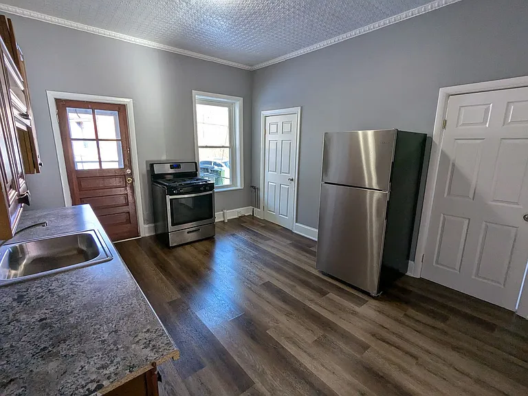 13 Hamilton St — Photo 3