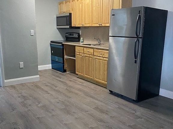 4th image of 5901-5911 NE 18th Ave #5911-02