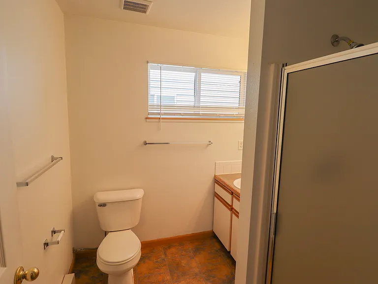 223 W Myrtle St #B — Photo 6