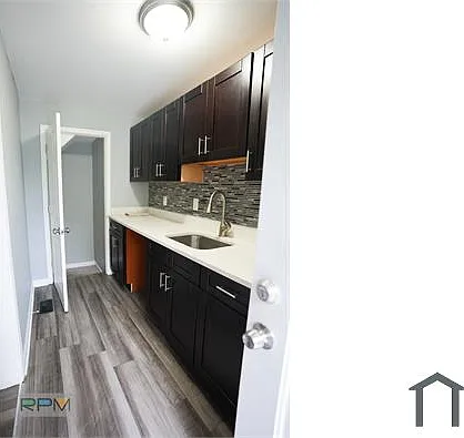 3 bed, $1,800 — Photo 1