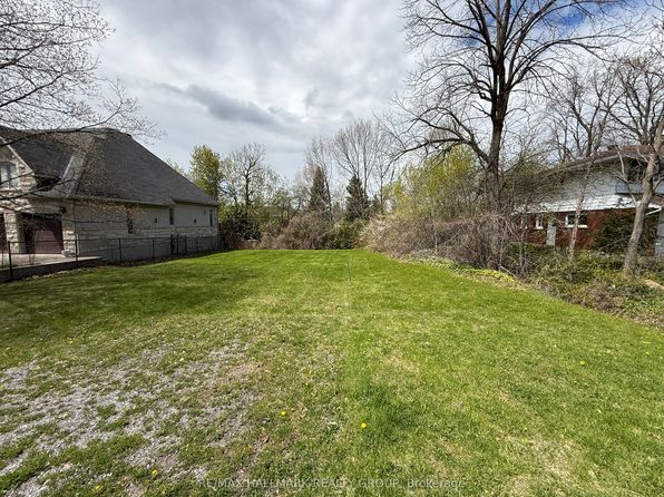 95 Dorothea Dr, Ottawa, ON K1V 7C6