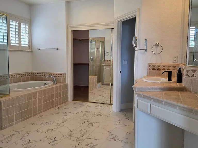3265 Appian Way — Photo 25