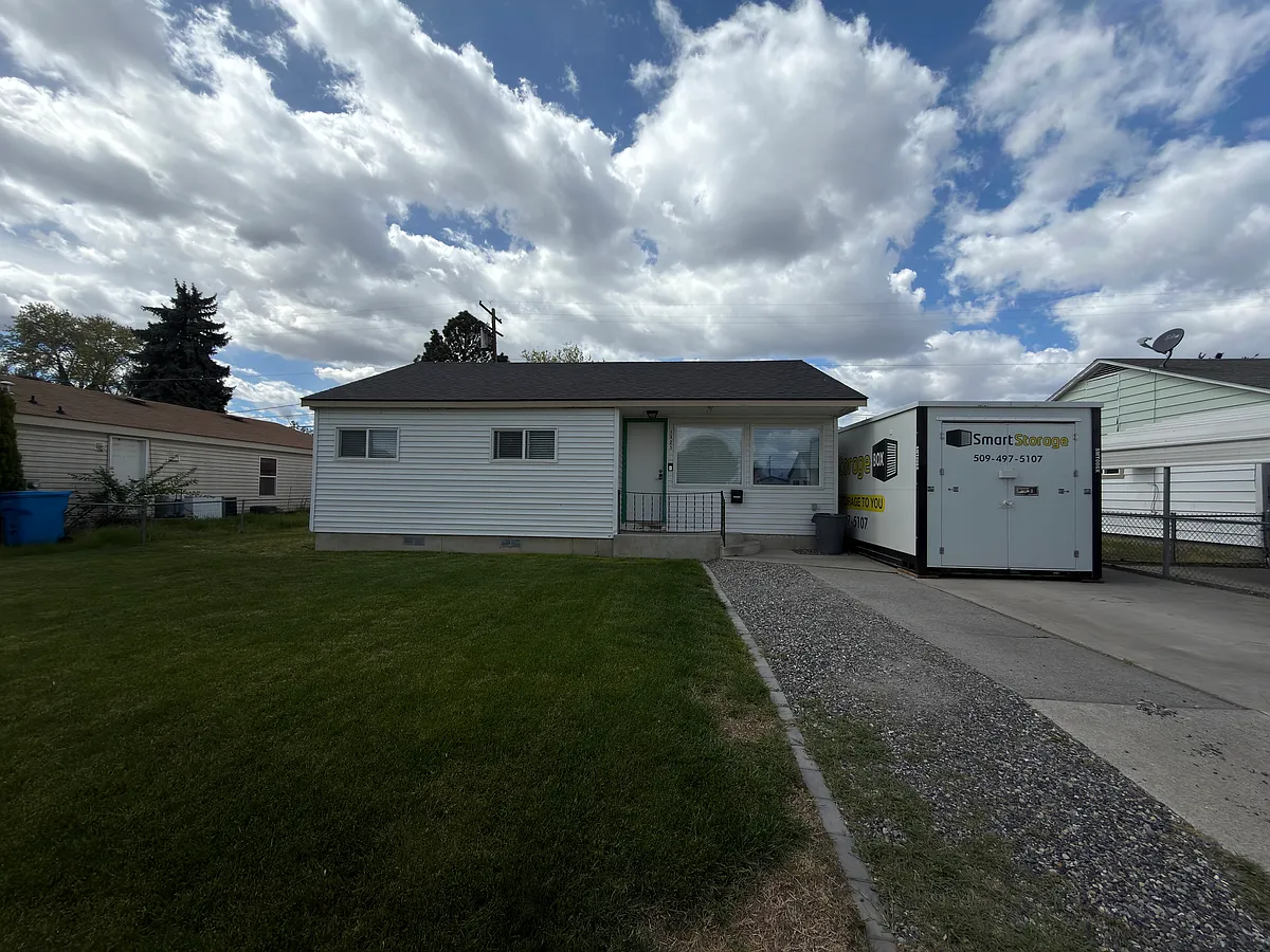 Building Photo - 1321 Tunis Ave