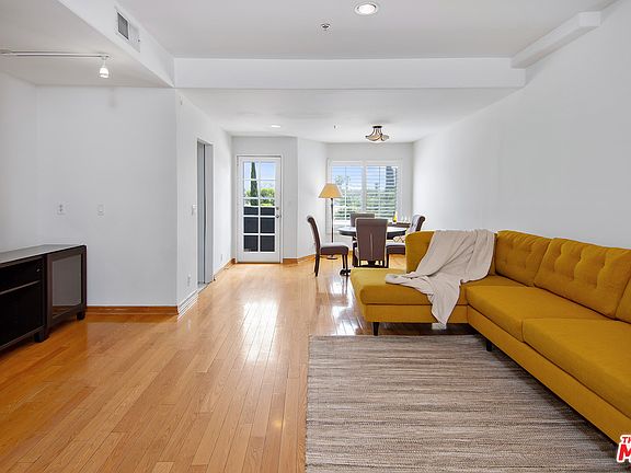 2nd image of 10925 Blix St APT 310