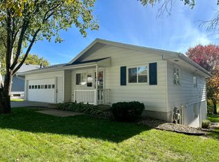 1424 29th St NW, Rochester, MN 55901