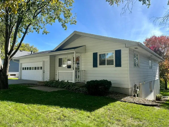 1424 29th St NW, Rochester, MN 55901
