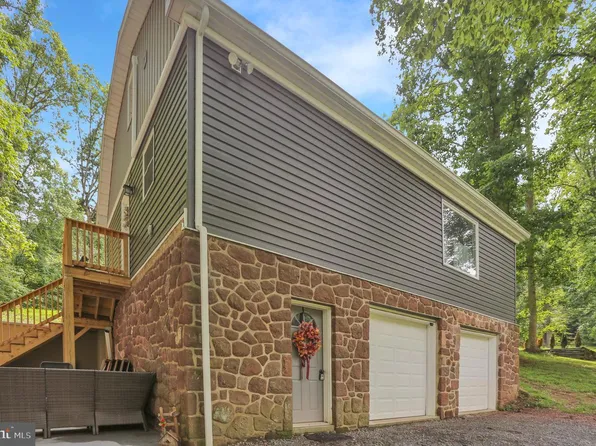 986 Golf Course Rd, Birdsboro, PA 19508