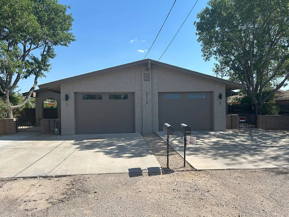 2112 Florence Ave