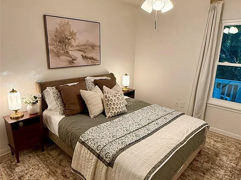 1 Laurel Oak Pl — Photo 18