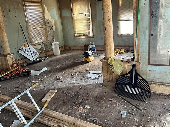 3rd image of 125 Cherry St