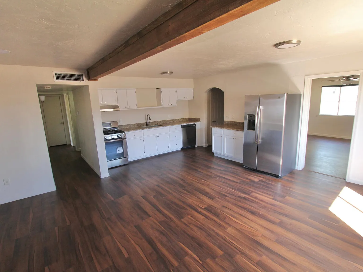 6733 S Downing Ave — Photo 4