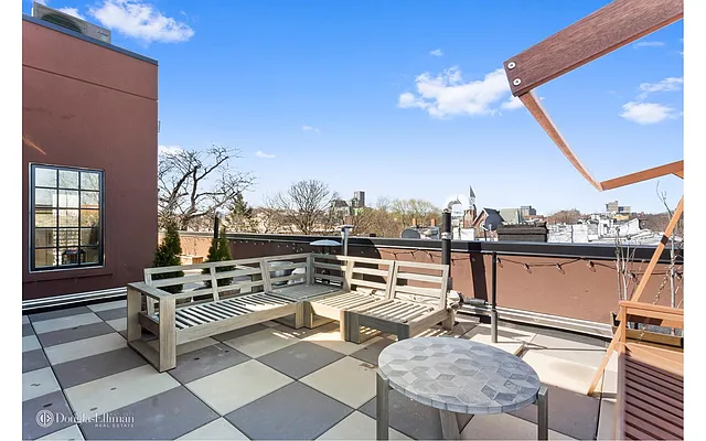 Sold by Douglas Elliman | media 15