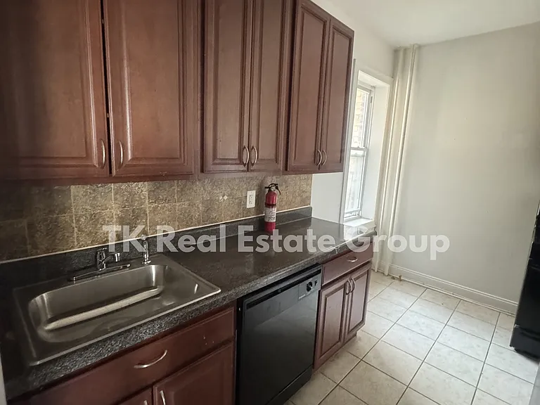 1084 Kennedy Blvd #7 — Photo 5