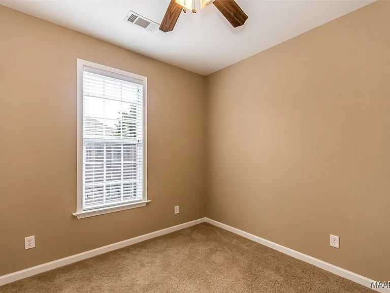 9625 Helmsley Cir — Photo 32