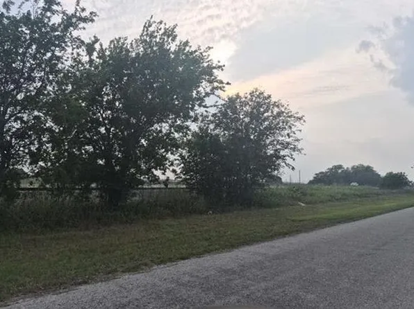 12653 Nursery Dr, Victoria, TX 77904