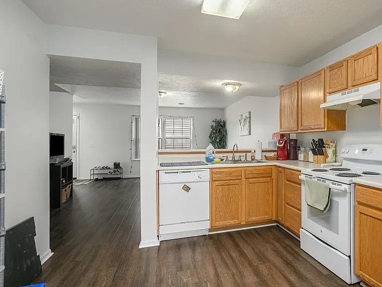 North Campus Village-Student Housing — Photo 5