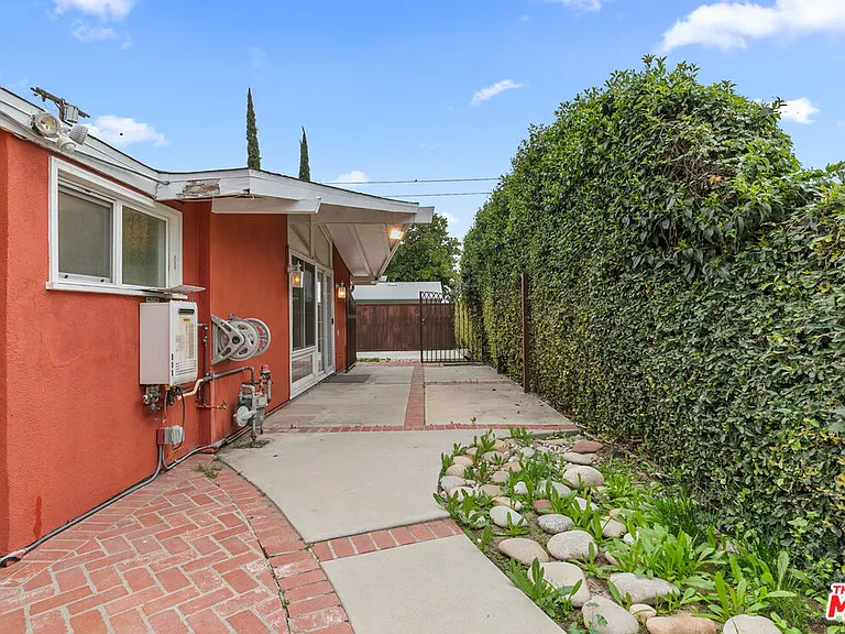 6742 Sunny Brae Ave — Photo 45