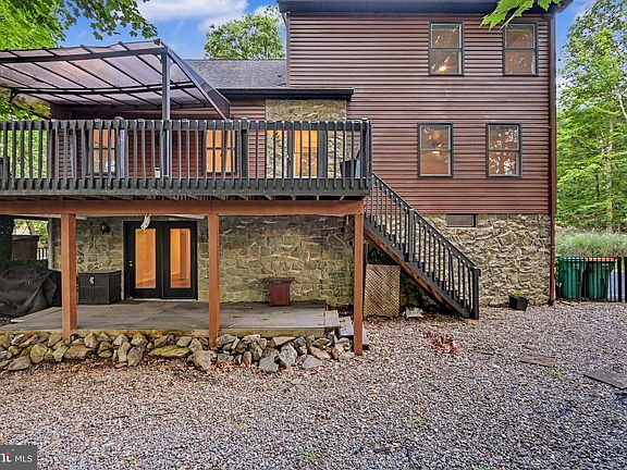 3rd image of 398 Walden Dr