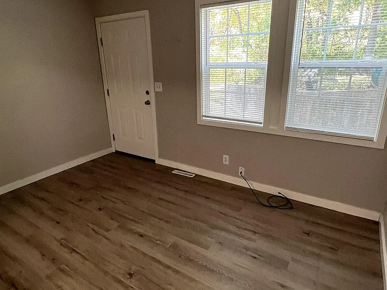 222 SE 101st Rd #4 — Photo 3