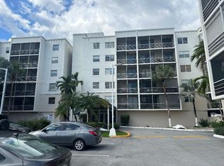 2821 NE 163rd St APT 2R, North Miami Beach, FL 33160