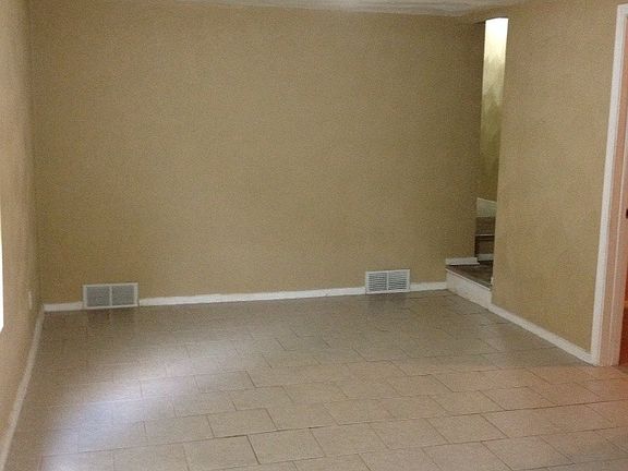 5th image of 9428 Chesapeake St #2