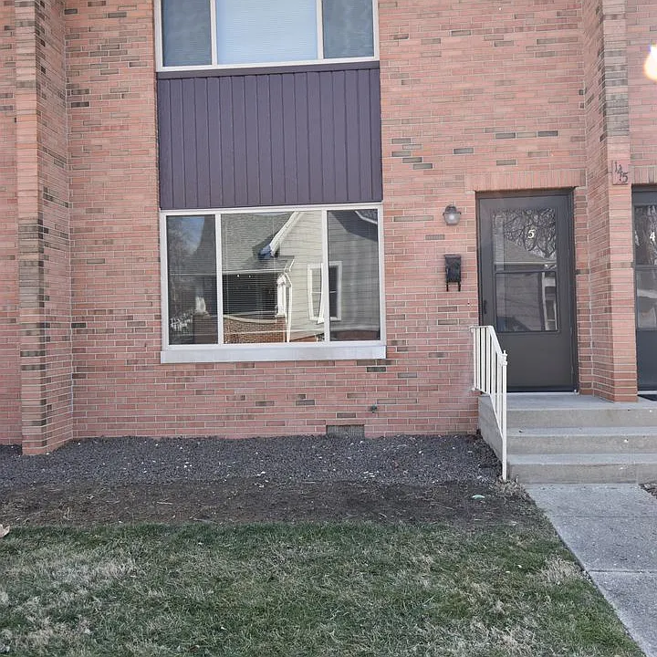 145 N Spring St