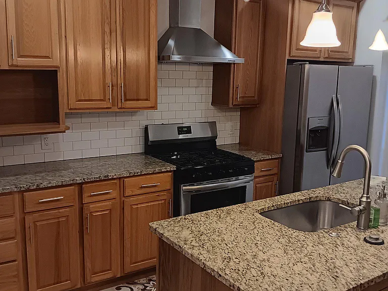 2628 E Harold St — Photo 7