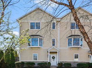 217 W Merchant St, New Buffalo, MI