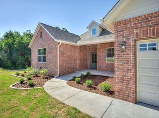 8330 Wren Way, Guthrie, OK 73044