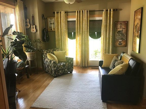 2nd image of 6216 Parker Ln