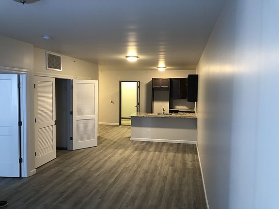 2nd image of 2836 Fairfield Ave Unit 103