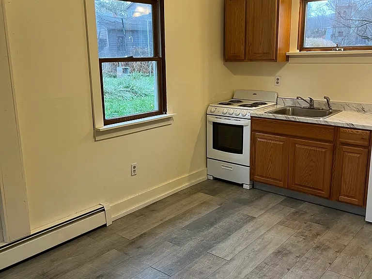 6 Market St #4 — Photo 10