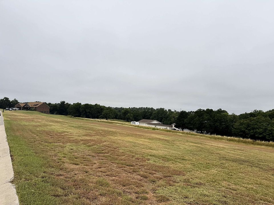 2nd image of 2805 Moelling Ln